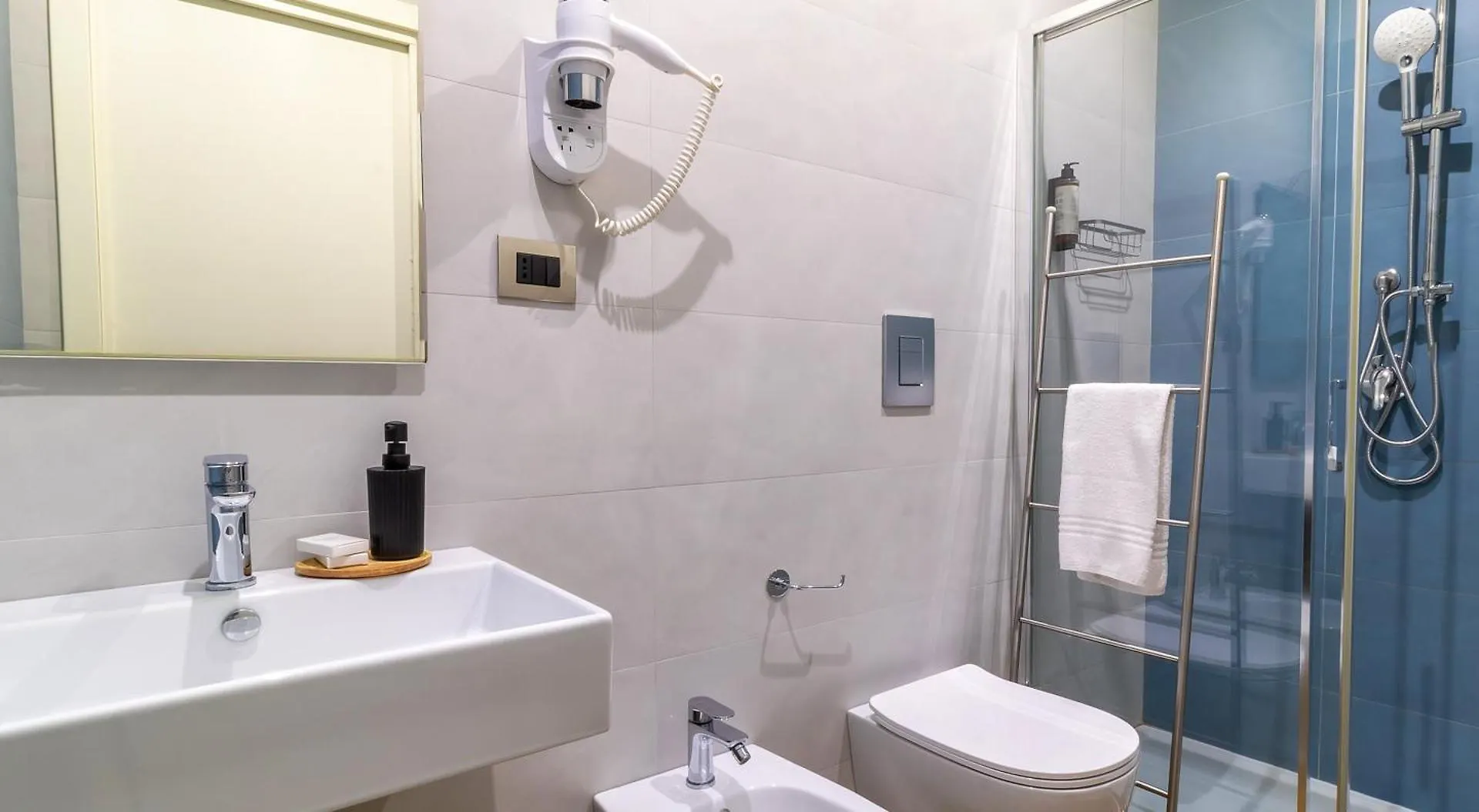 לינה וארוחת בוקר נאפולי Musto Suites & Rooms