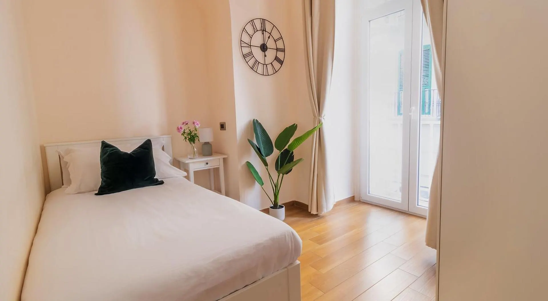 נאפולי Musto Suites & Rooms