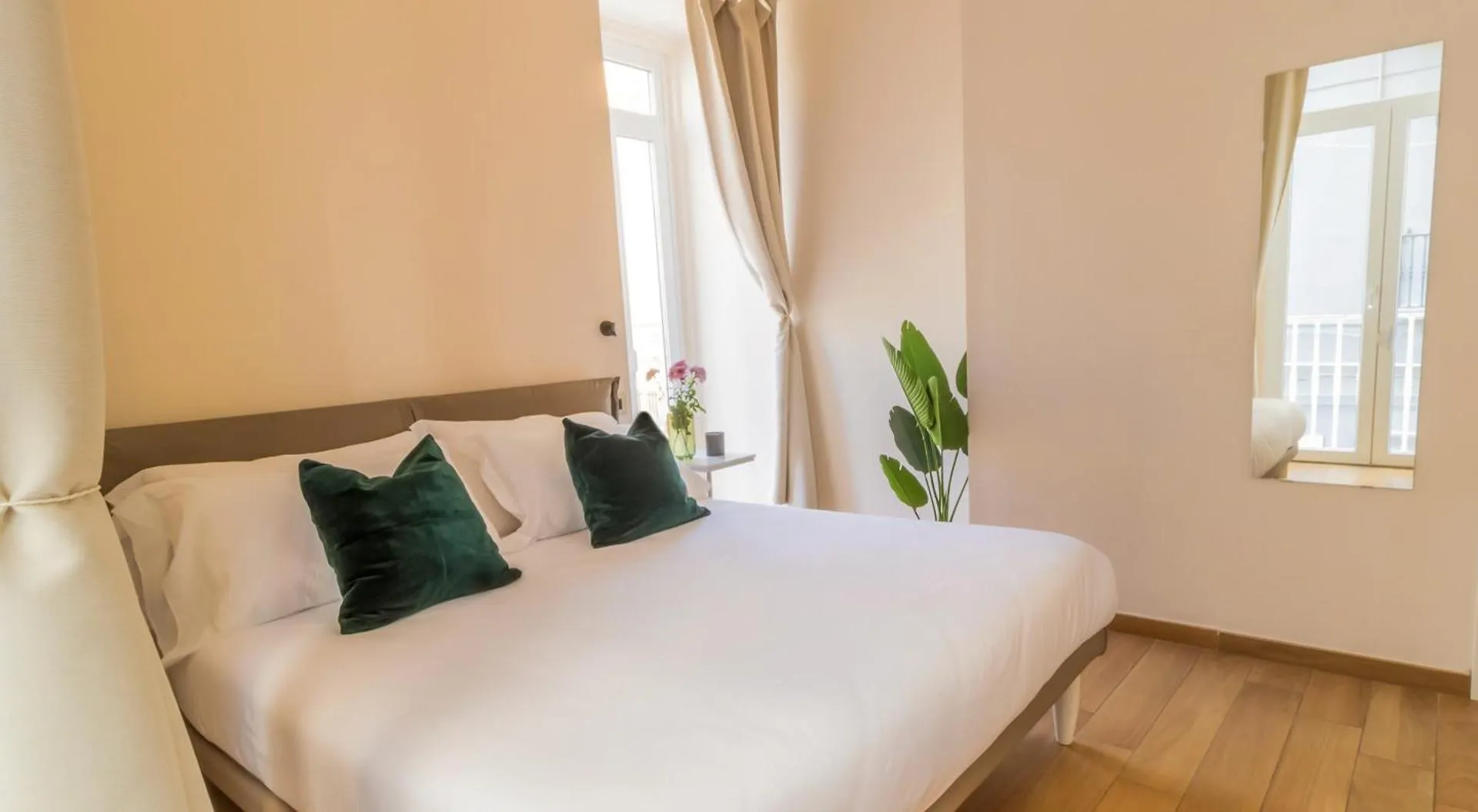 לינה וארוחת בוקר נאפולי Musto Suites & Rooms