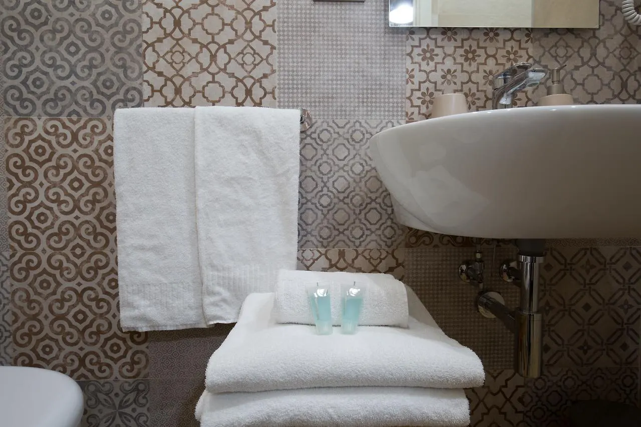 נאפולי Musto Suites & Rooms לינה וארוחת בוקר