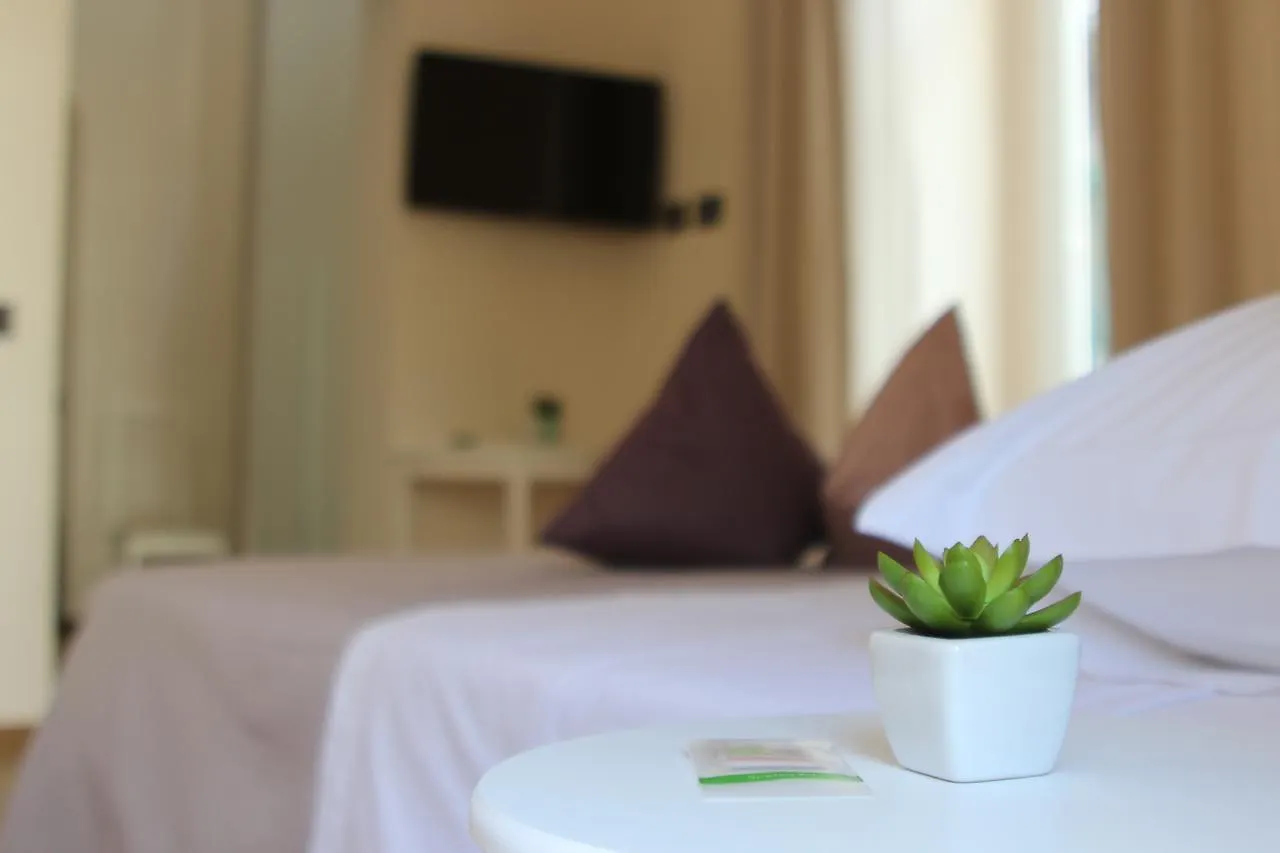 Musto Suites & Rooms Neapel 2*,