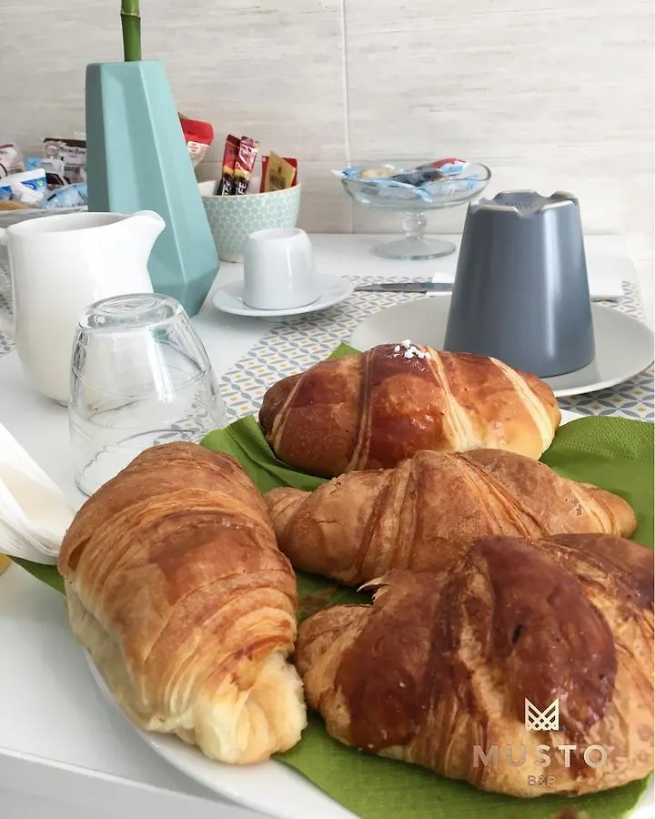 Musto Suites&Rooms Napoli 2*,  Italia