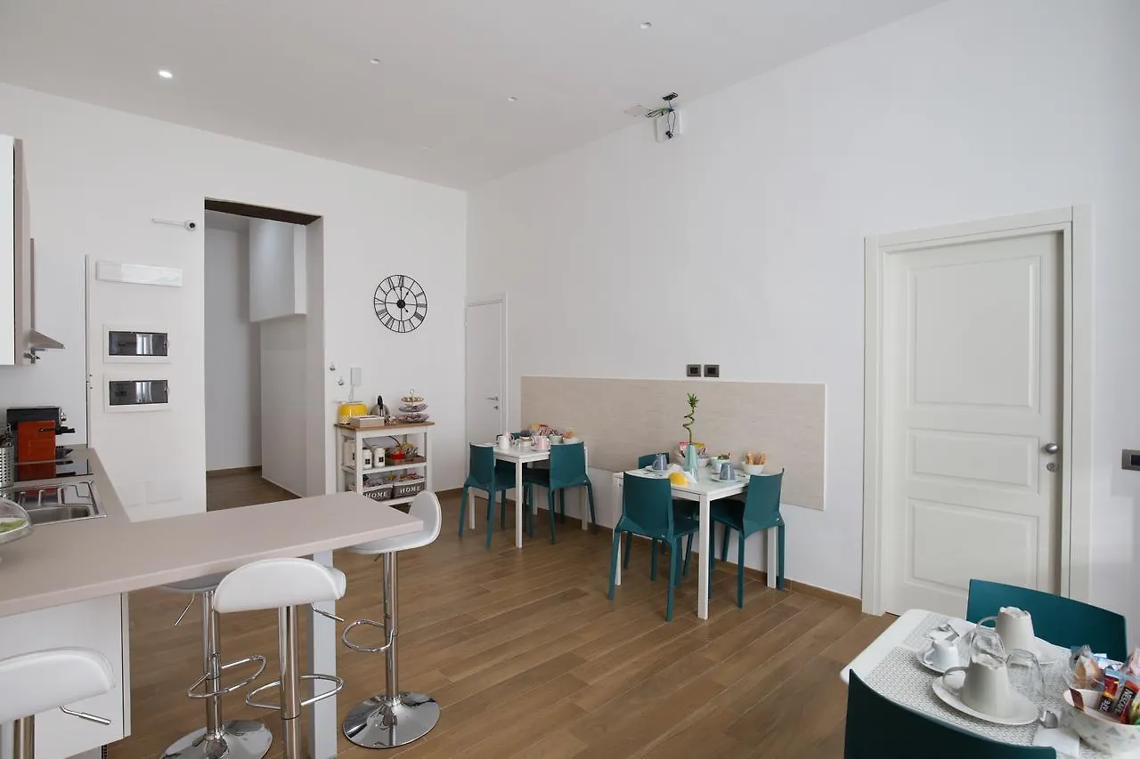 Musto Suites & Rooms Neapel 2*,  Italien