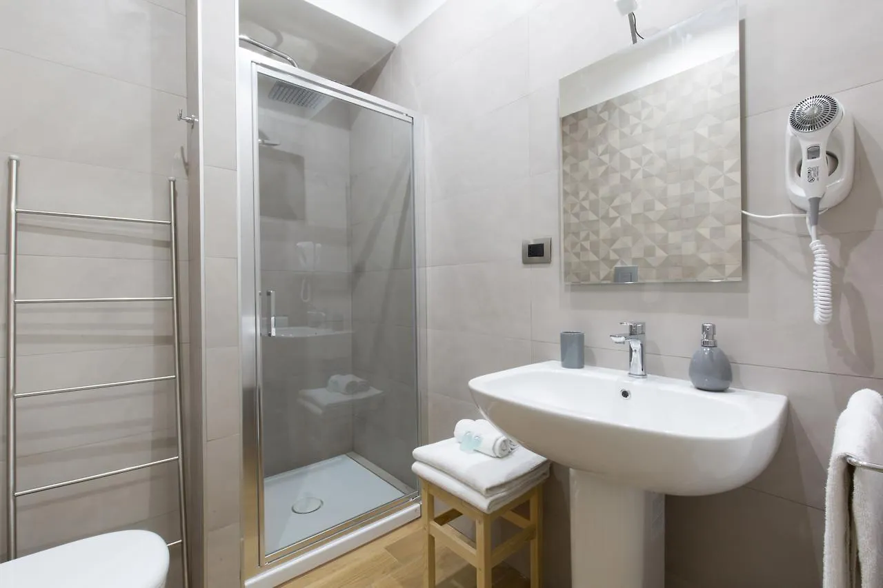 Musto Suites & Rooms Neapel 2*,