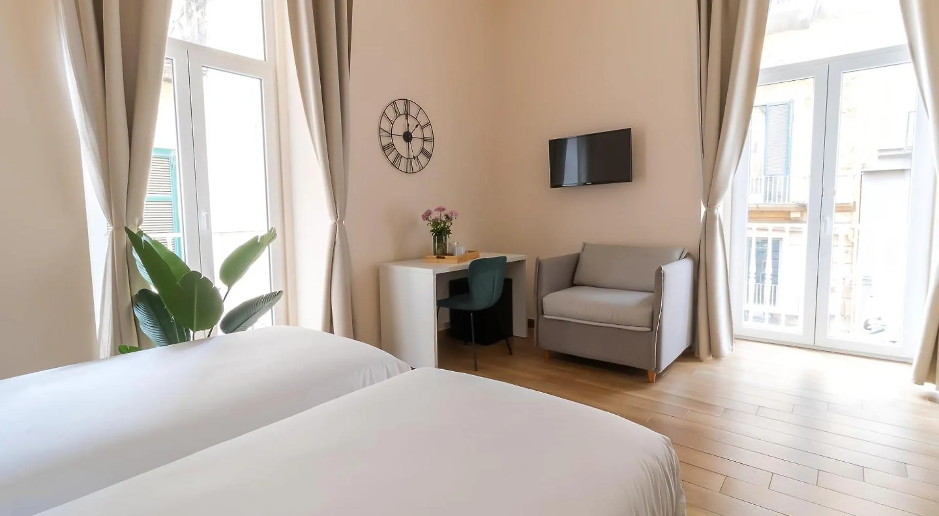 Musto Suites & Rooms Neapol 2*,  Itálie